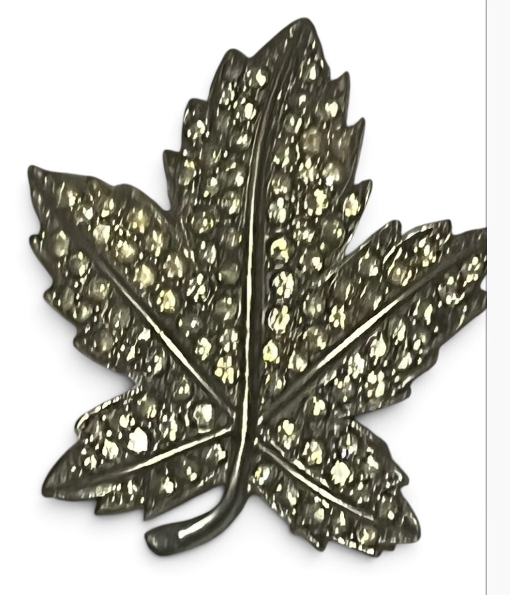 Rhinestone Pavé Maple Leaf Brooch — Vintage Silver-Tone Statement Pin