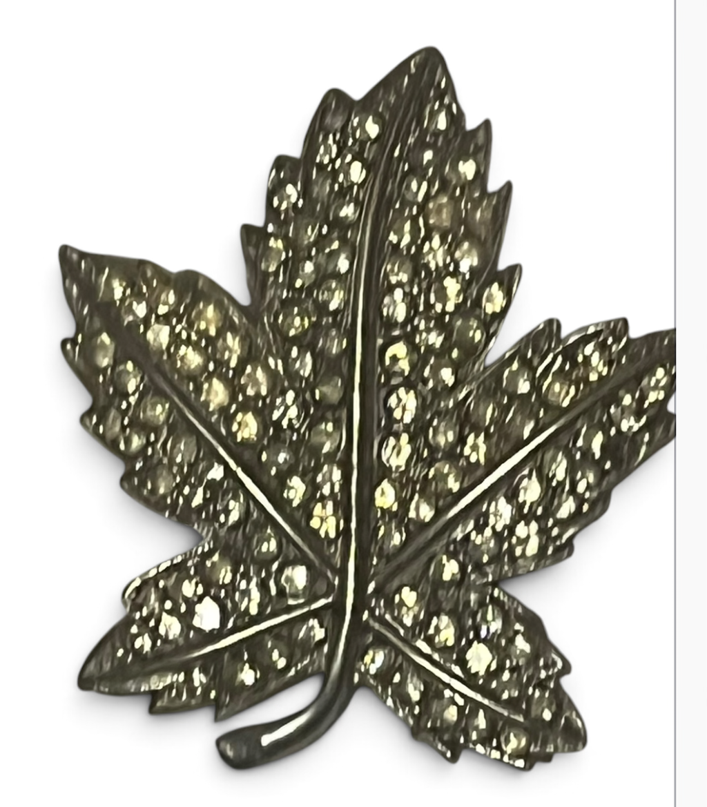 Rhinestone Pavé Maple Leaf Brooch — Vintage Silver-Tone Statement Pin