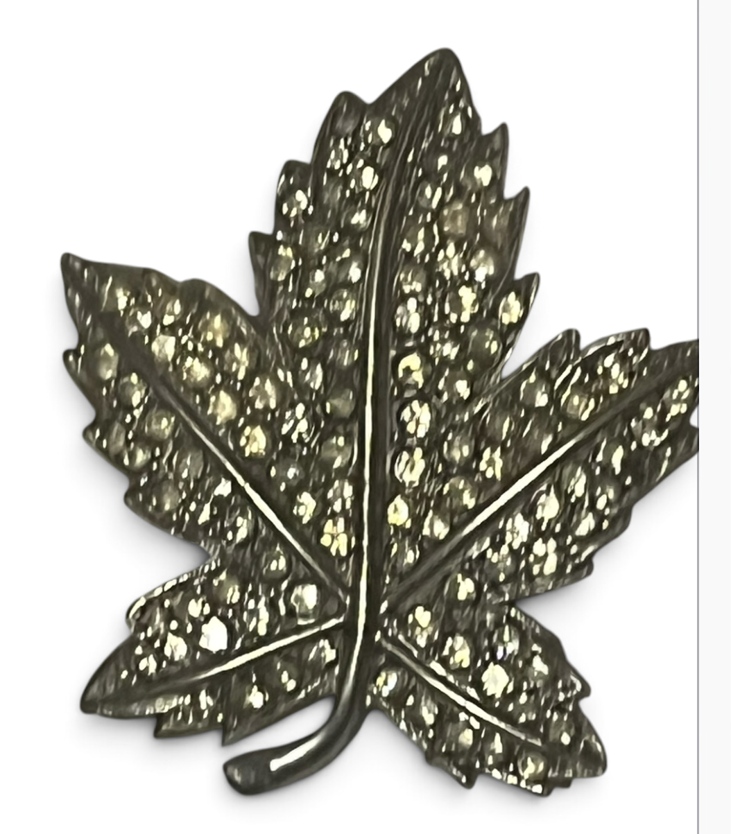 Rhinestone Pavé Maple Leaf Brooch — Vintage Silver-Tone Statement Pin