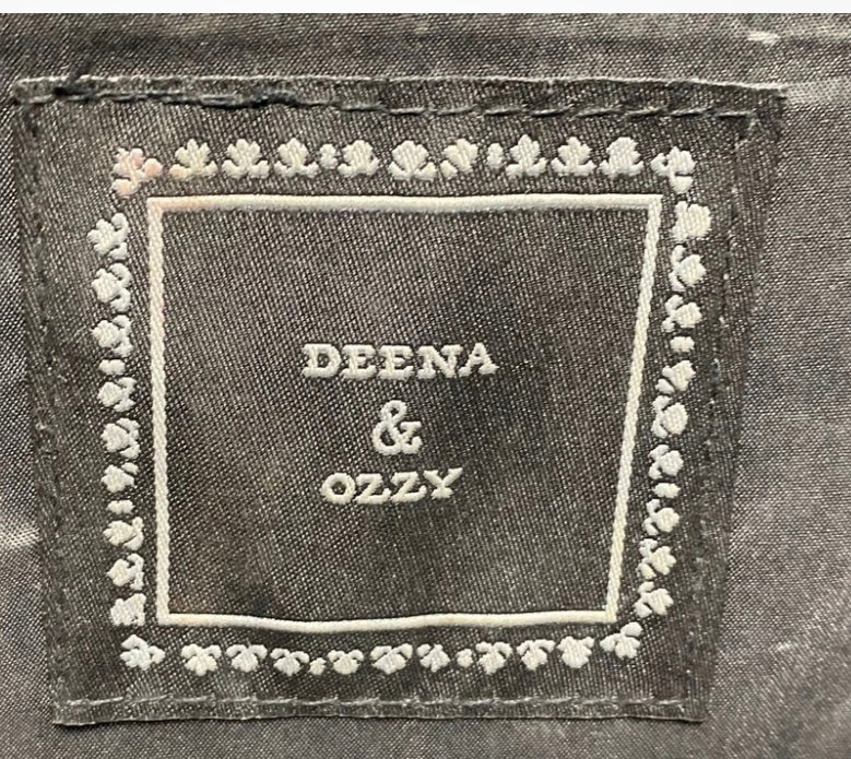 Deena & Ozzy interior brand label