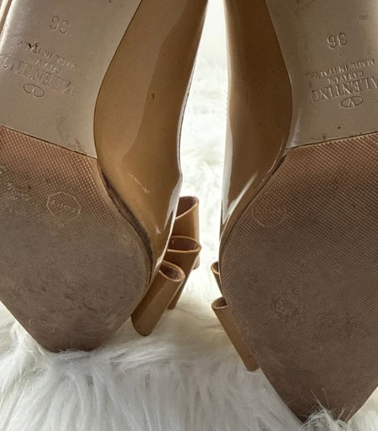 Valentino Garavani pumps outsole condition